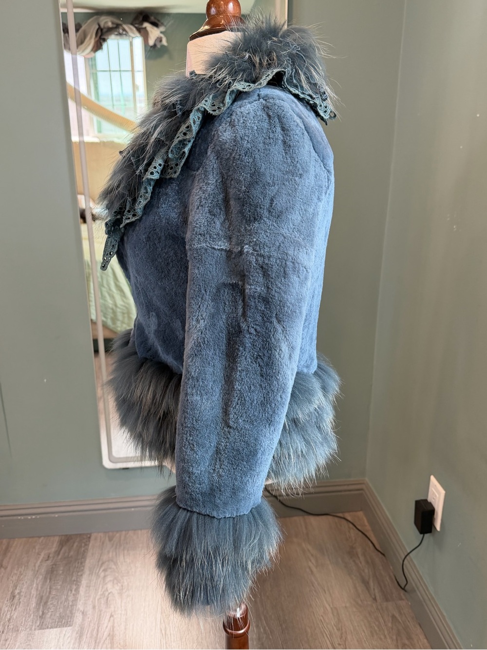 Vintage DORATTI Blue Raccoon Fur Lace Ruffle Fitted Jacket XXS XS - Picture 5 of 11